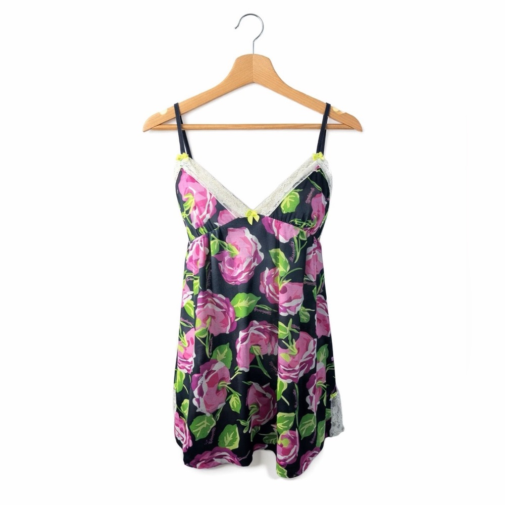 Betseyville Slip Nightie with Lace trim. Floral. Size Medium. NWT.